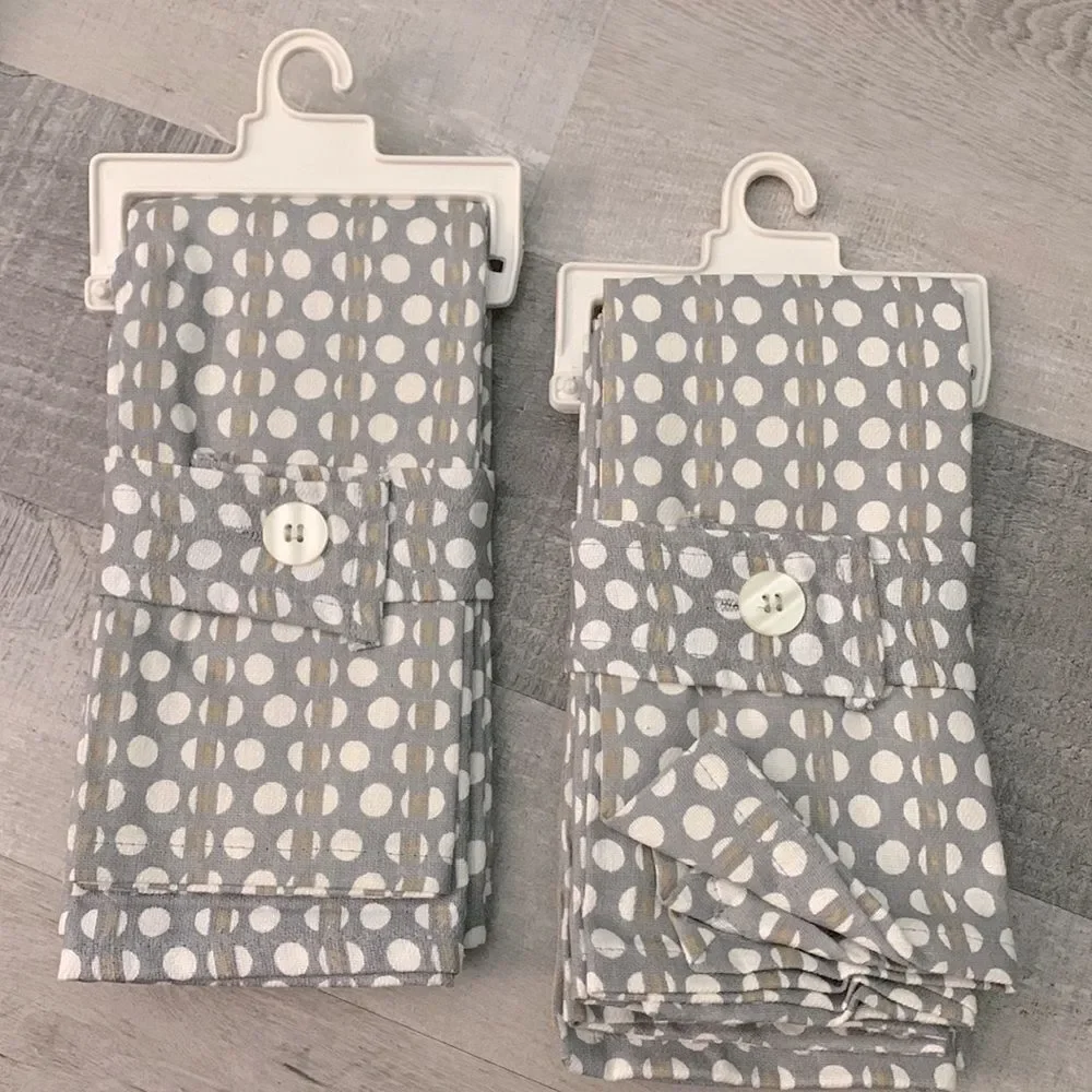 8 table napkins NWT 18”x18” gray/white/beige cotton, in original packaging